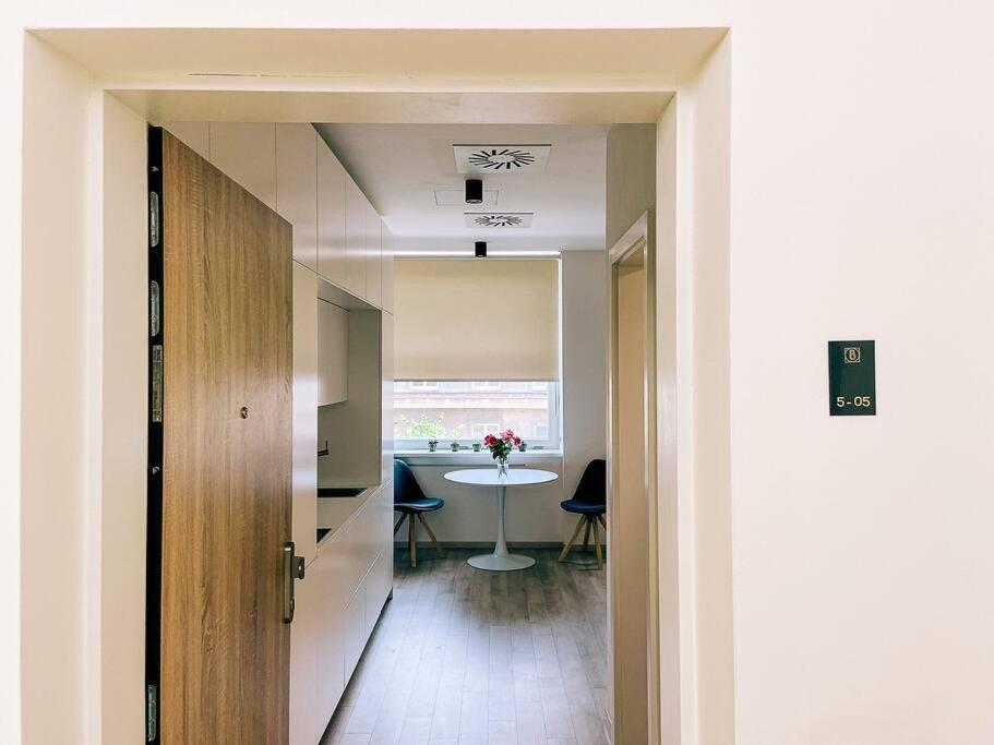New Studio In Quiet Part Of The City Center Bratislava Exteriér fotografie